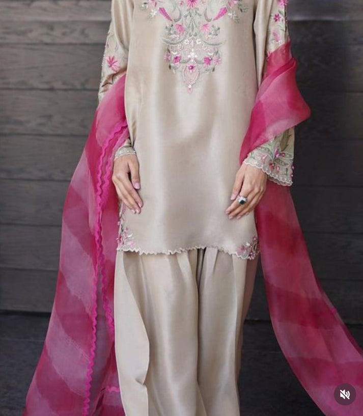 Jivara Lahriya Suit Set