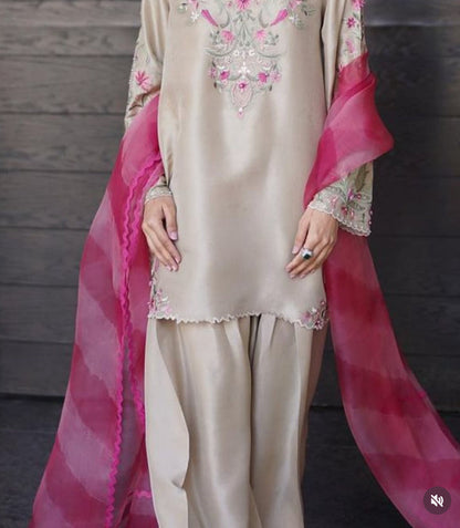 Jivara Lahriya Suit Set
