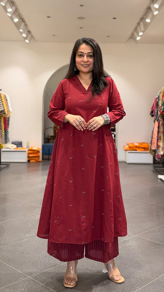 Maroon Chand Hand Woven Kali Kurta In Cotton