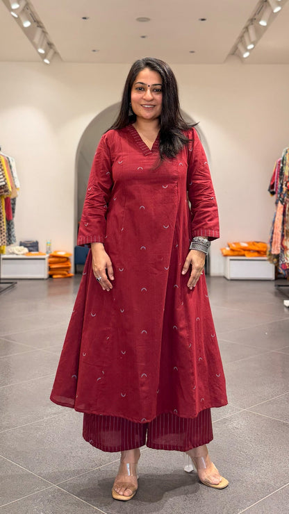 Maroon Chand Hand Woven Kali Kurta In Cotton