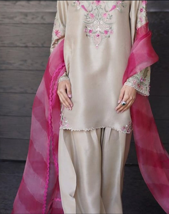Jivara Lahriya Suit Set