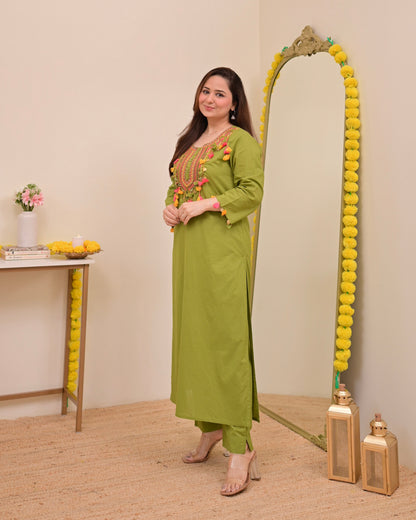 Green Threadwork Tasseled Cotton Kurta Set