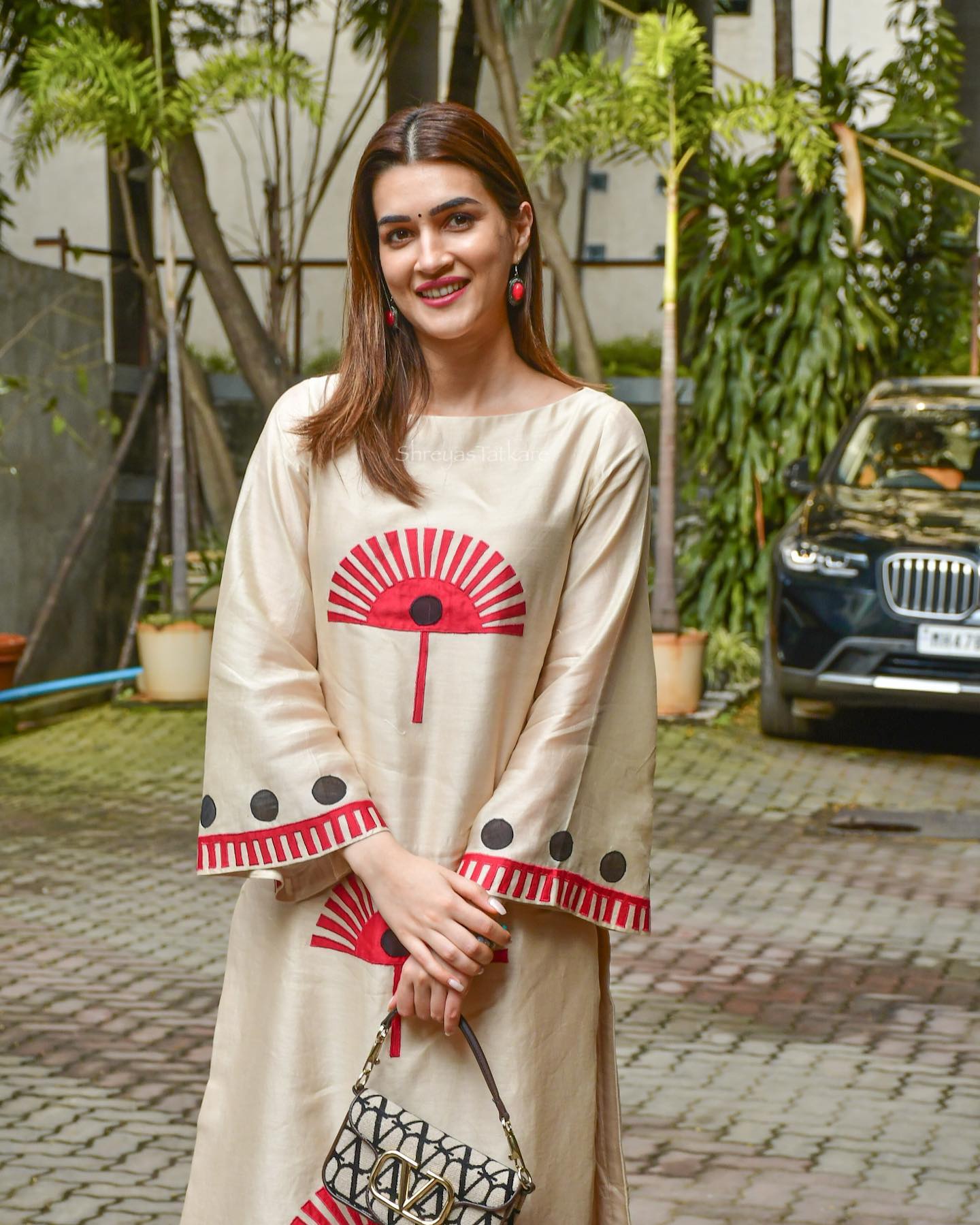 Khwabeeda Applique Set