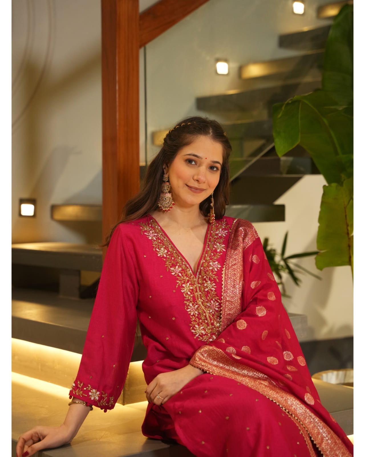 Vihana Premium Dola Silk Handwork Suit Set
